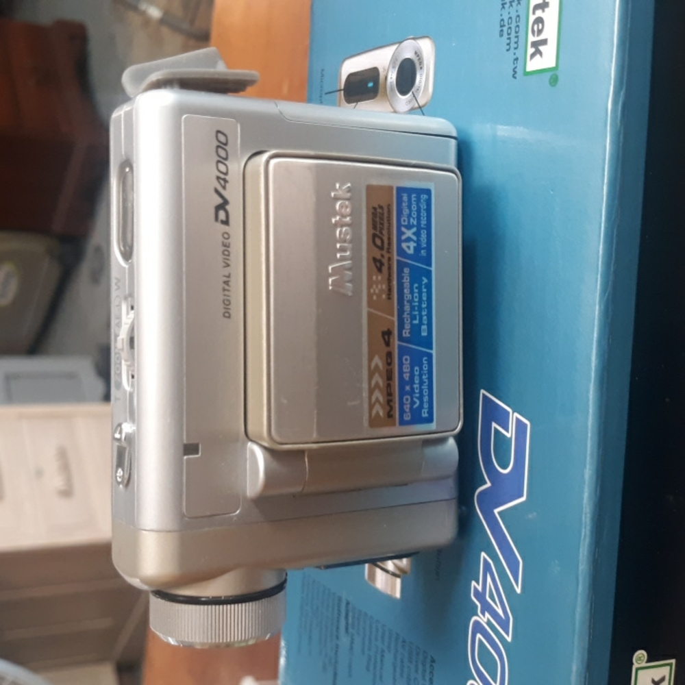 Mustek DV 4000 Mini handheld camcorder ( Sku Stock Shelf)